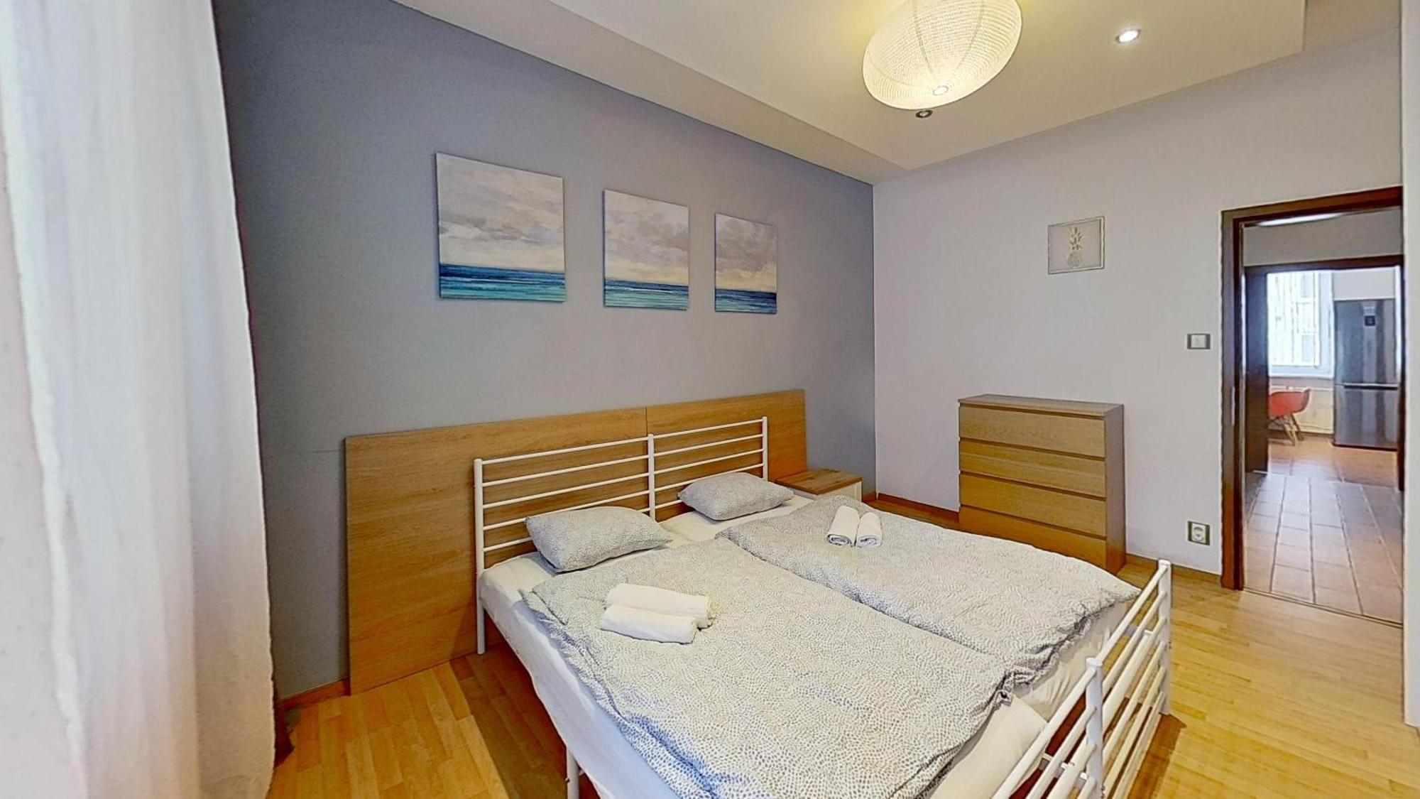 2Br Apt With Free Garage Parking, Close To The Historic Centre Pressburg Exterior foto