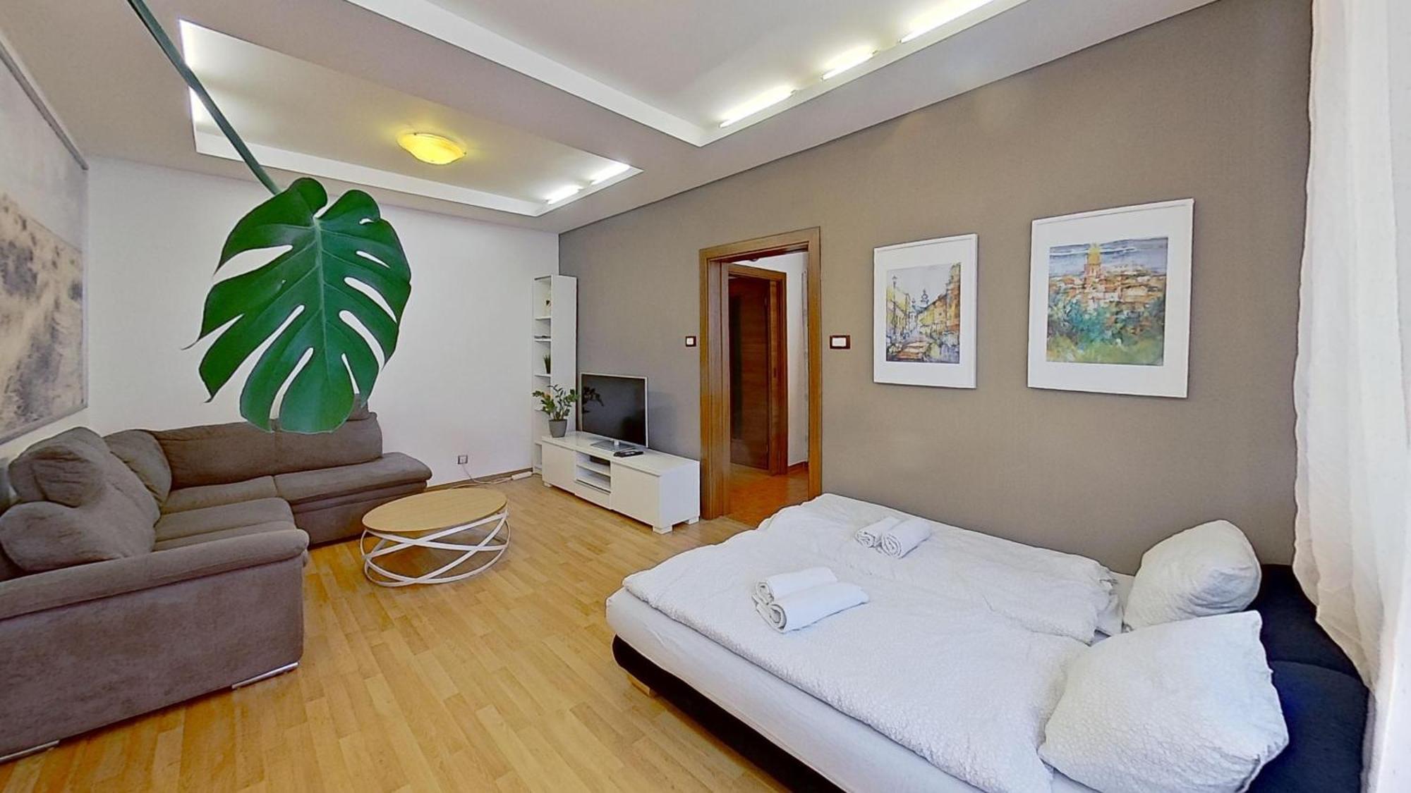 2Br Apt With Free Garage Parking, Close To The Historic Centre Pressburg Exterior foto